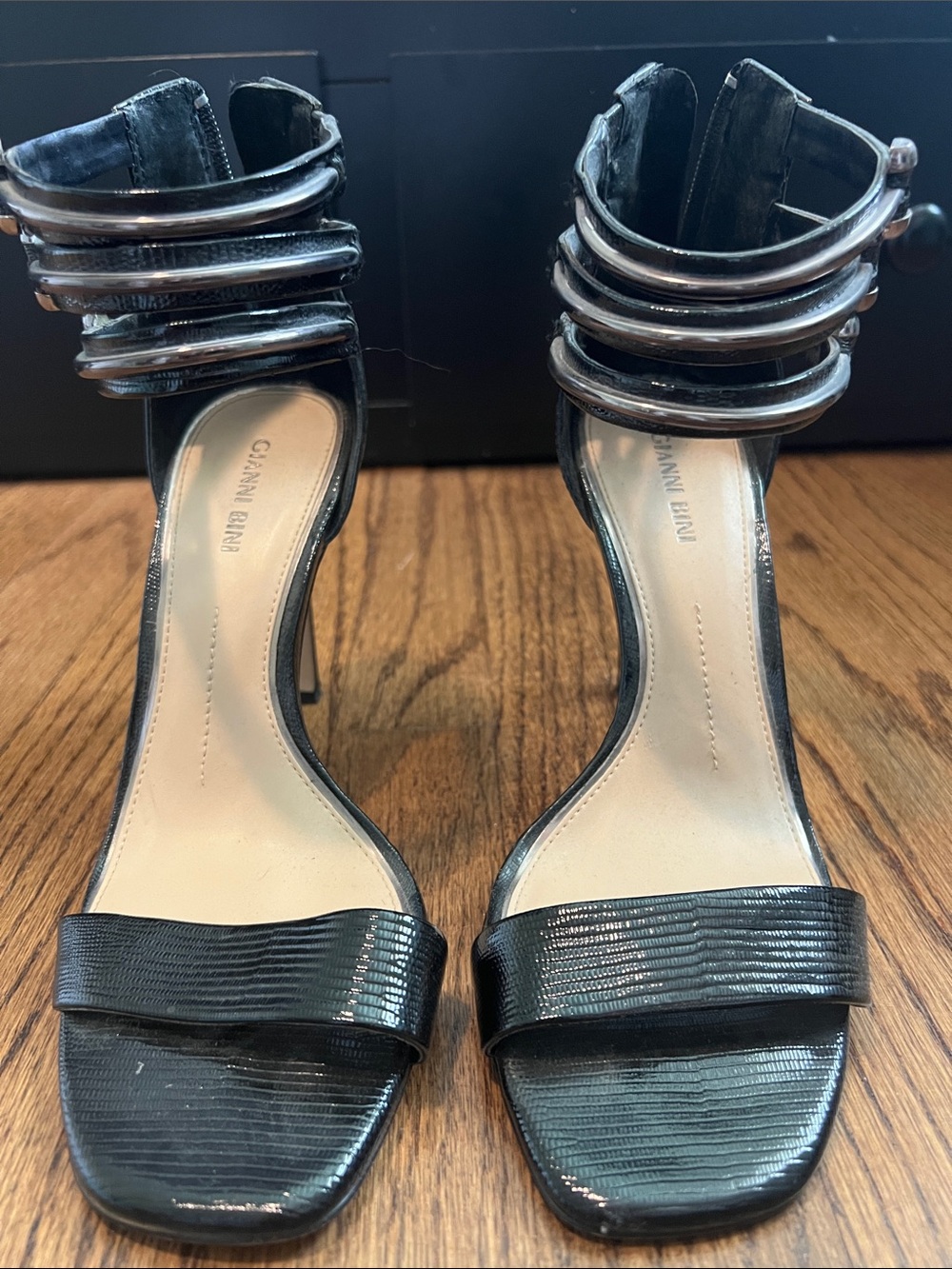 Gianni Bini SZ 9M Black Strappy Ankle-Cuff High Heels with Metallic Rings